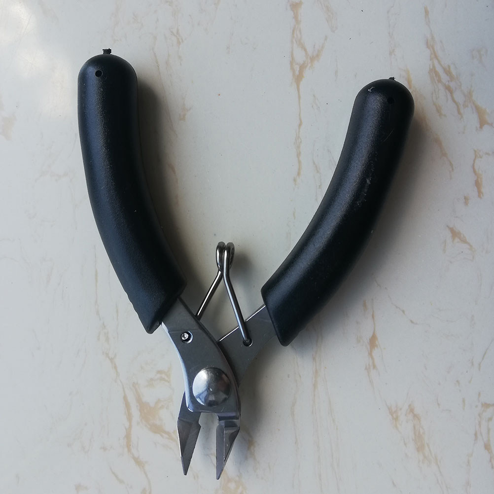 Ergonomic Diagonal Pliers for  - Badminton World review and price